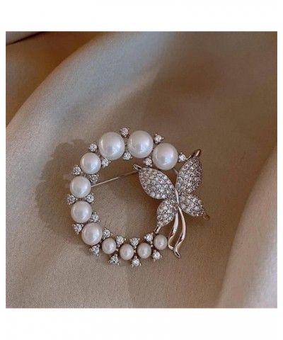 Pearl Rhinestone Wreath Butterfly Brooch for Women Baroque Trendy Elegant Circle Brooch Pin Pearl Crystal Butterfly Wreath Br...